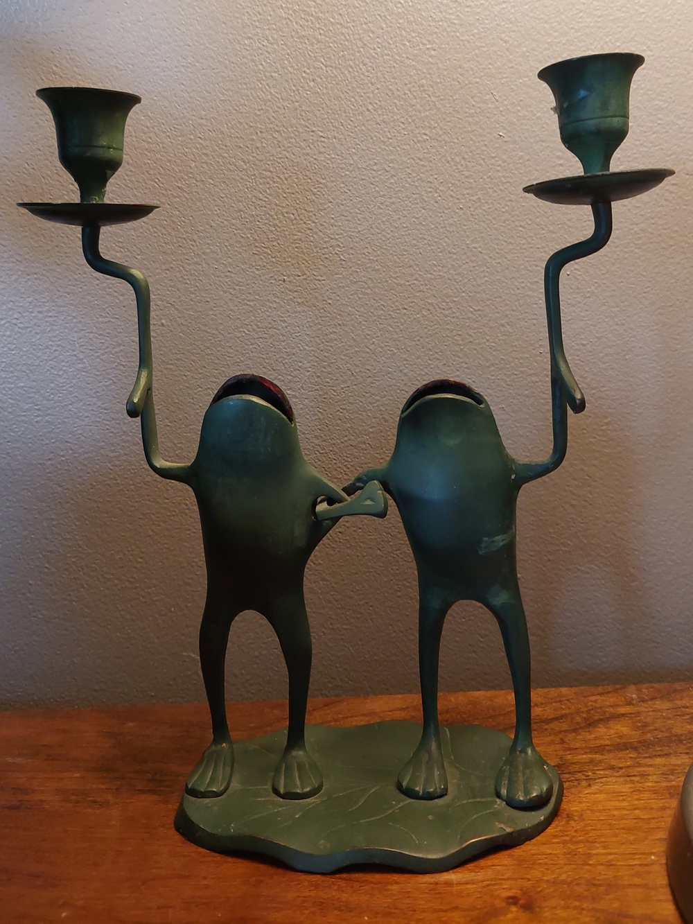 Green Frog Pair Metal Candle Holder